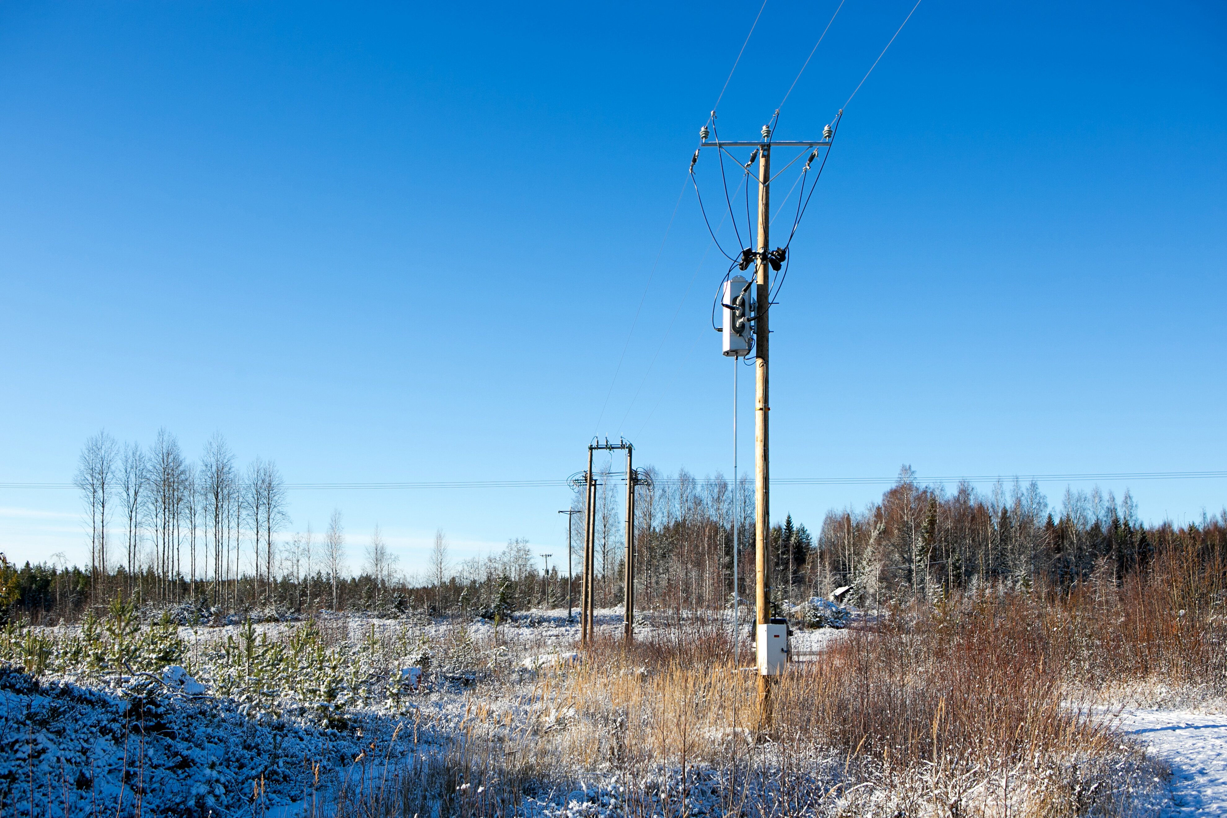 Auguste asennettuna PKSS:n sähkölinjalle Joensuussa.