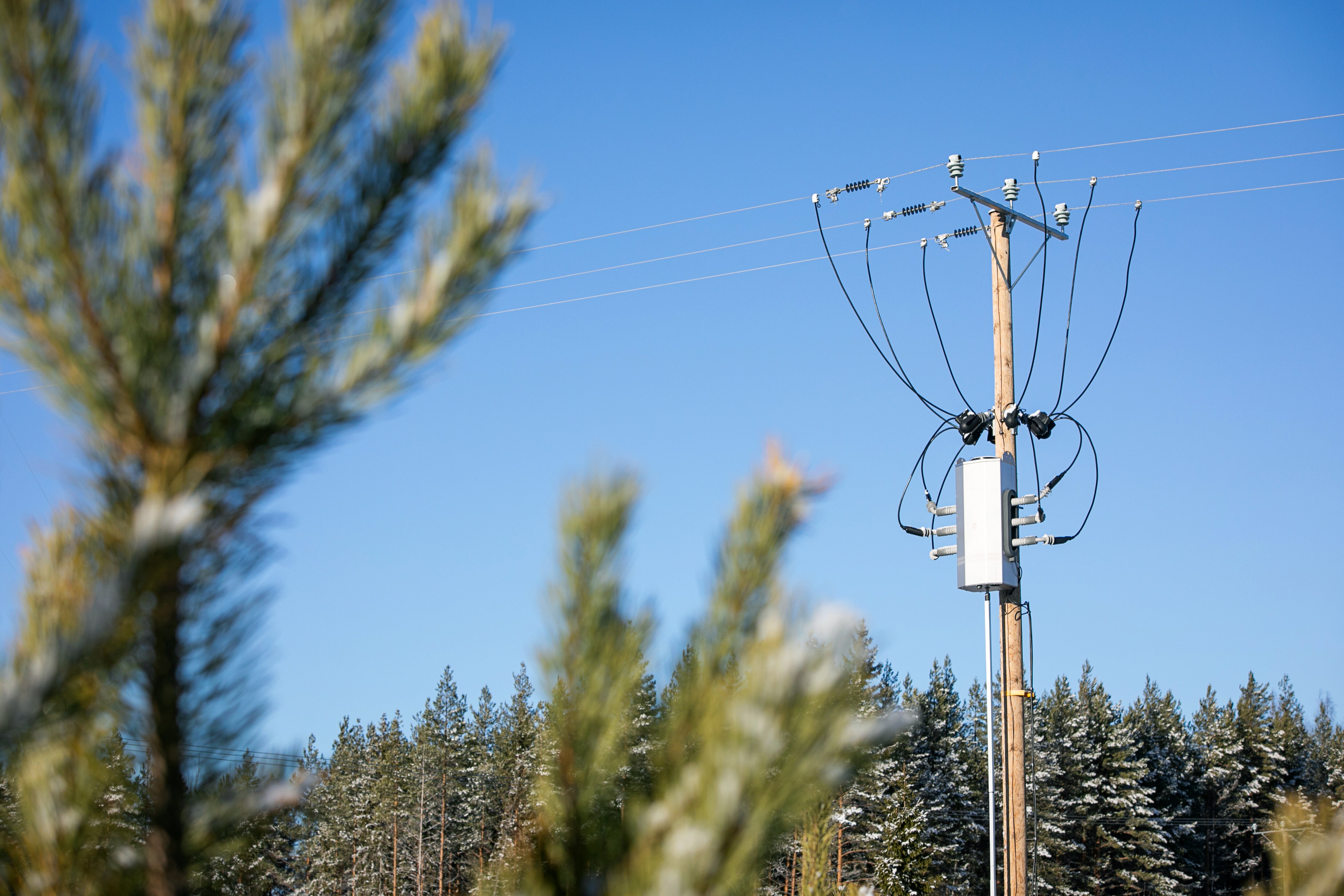 Auguste asennettuna PKSS:n sähkölinjalle Joensuussa.