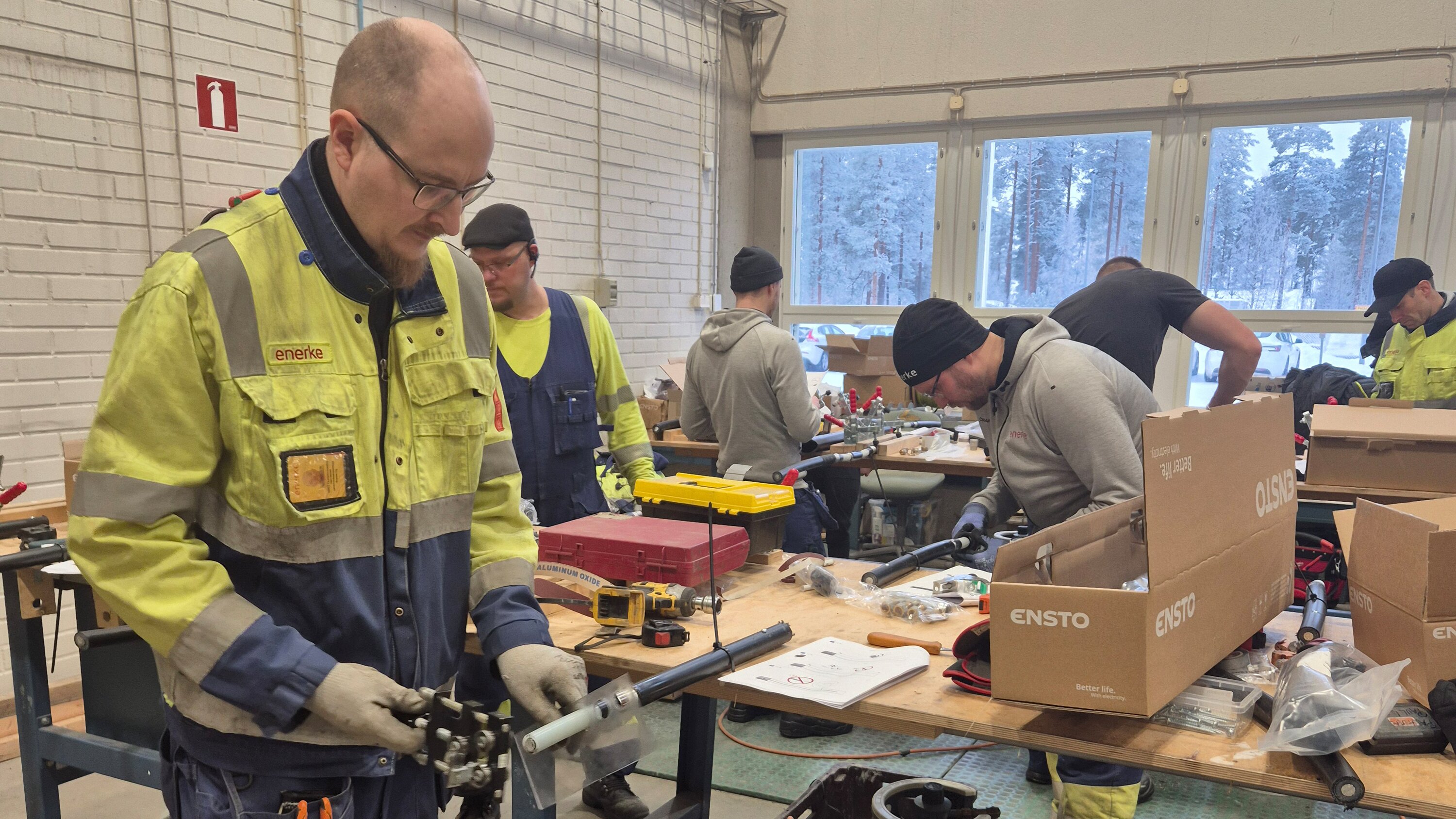 Ensto sertifioi Enerken asentajat.