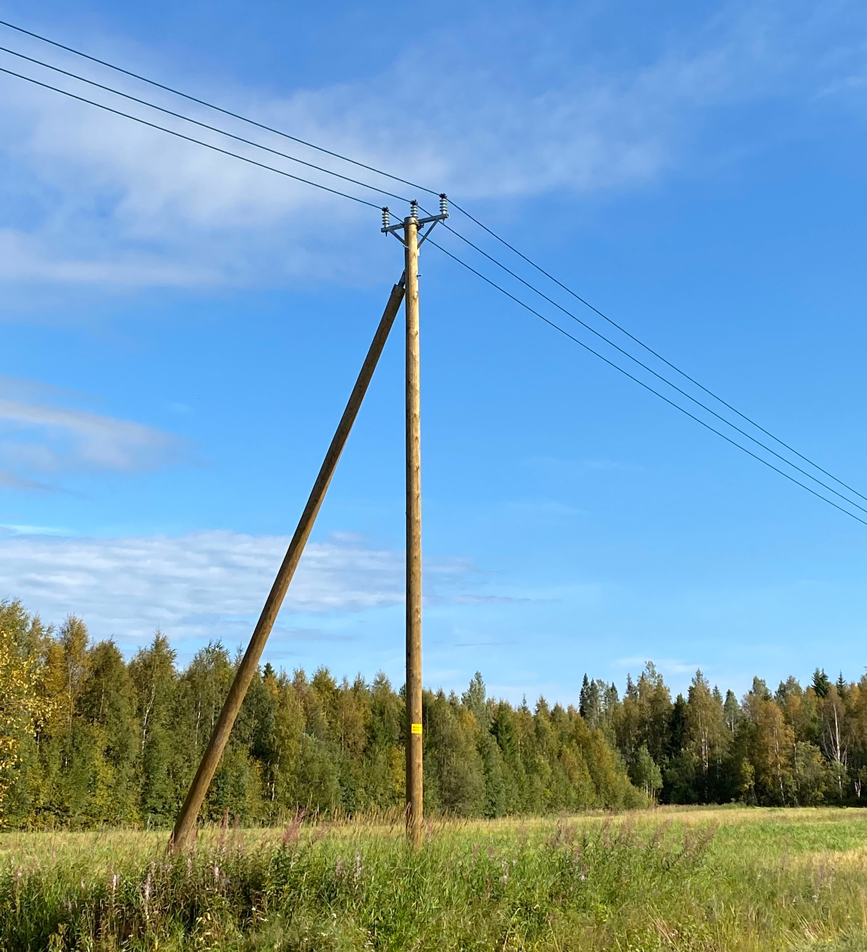FCCS overhead lines in Tornio, Finland.