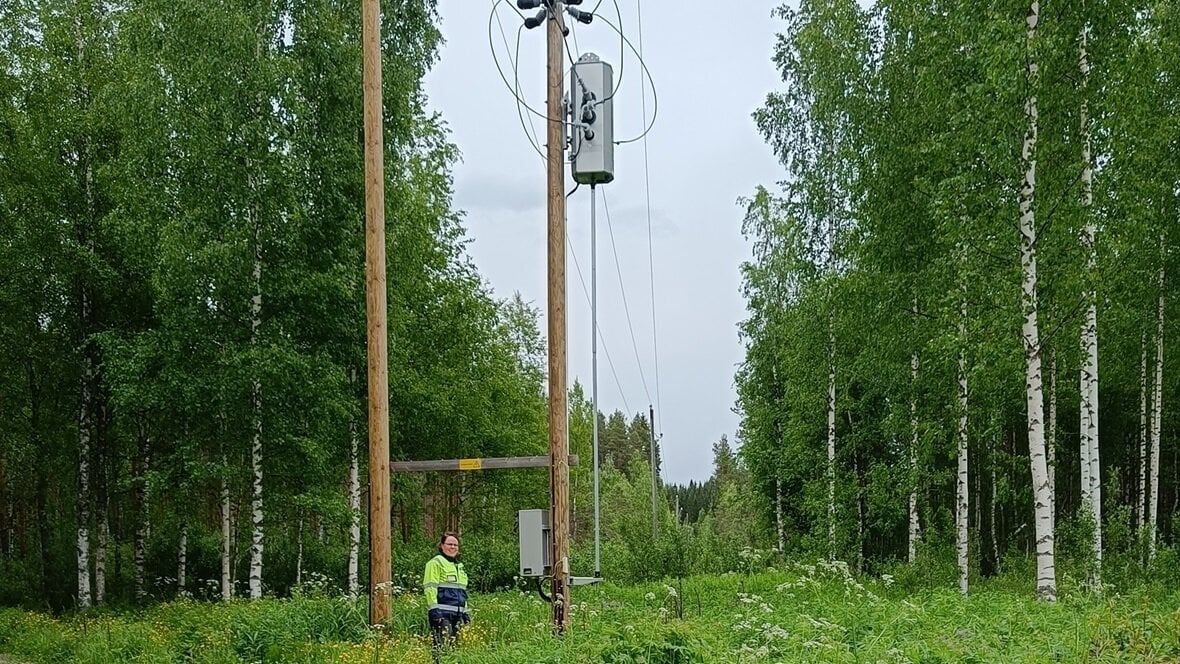 Kuvassa Sari Kolu, Keuruun Sähkön käyttöinsinööri.