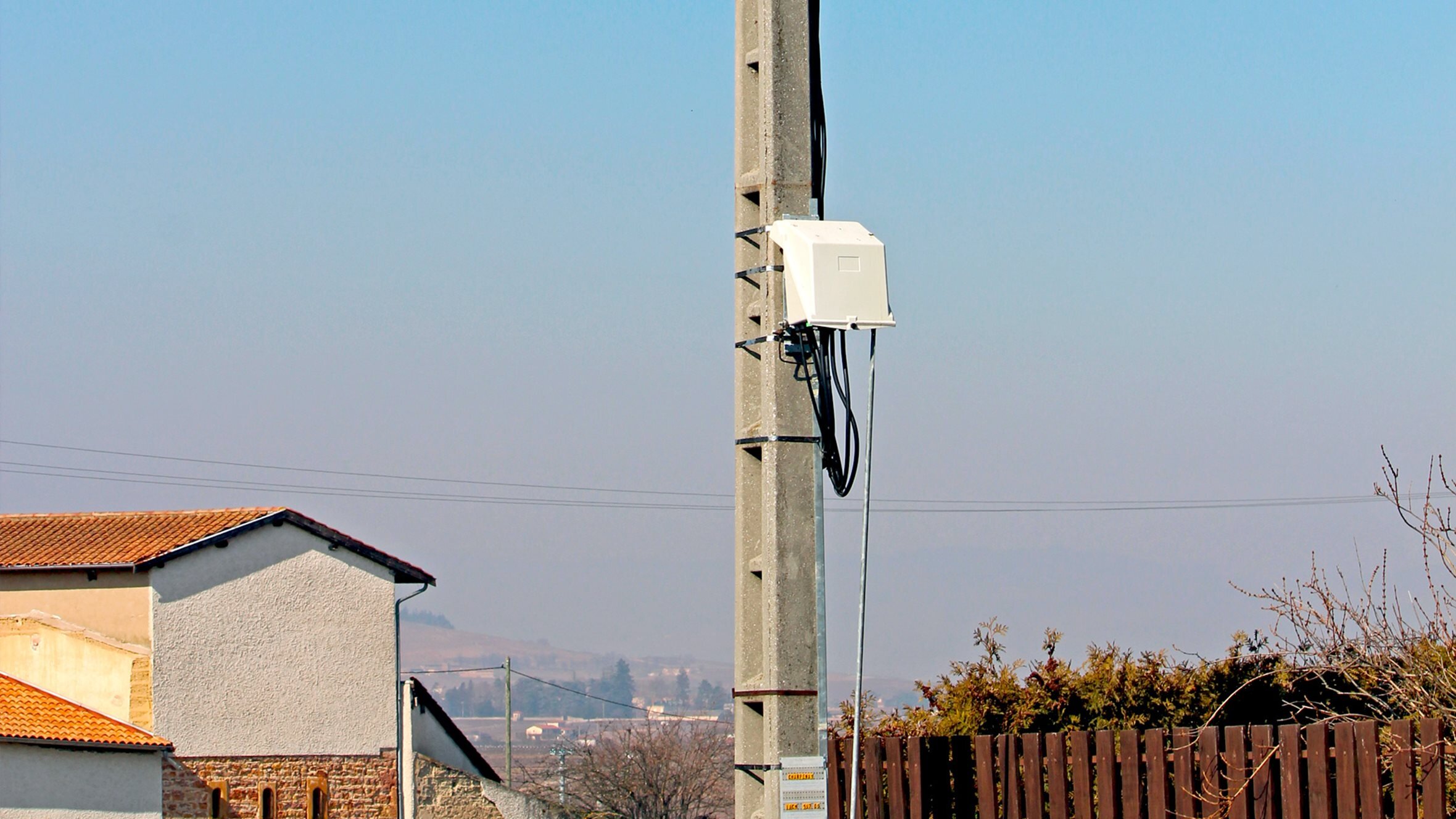 Pole-mounted Circuit Breakers